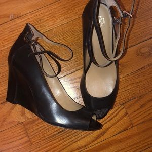 Ann Taylor wedge peep toe shoes